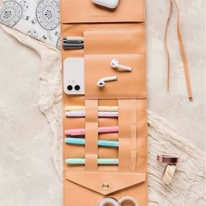 Glass Ladder and Co Technology Organizer Roll